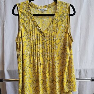 Sweet Love Yellow Floral Women's Sleeveless Top